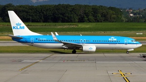 Photo of PH-BXH - Boeing 737-8K2 operated by KLM Royal Dutch Airlines