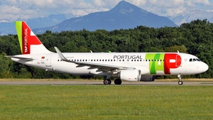 Photo of CS-TNS - Airbus A320-214 operated by TAP Air Portugal