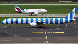 Photo of D-ABOI - Boeing 757-330 operated by Condor