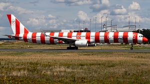 Photo of D-ABOM - Boeing 757-330 operated by Condor