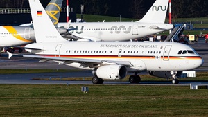 Photo of 15+01 - Airbus A319-133(CJ) operated by German Air Force