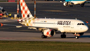 Photo of EC-NGL - Airbus A319-112 operated by Volotea