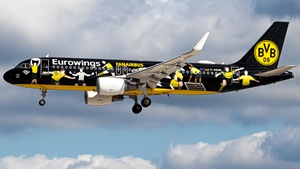 Photo of D-AEWM - Airbus A320-214 operated by Eurowings