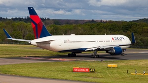 N16065 - Boeing 767-332(ER)