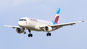 9H-EUN - Airbus A320-214