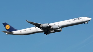 Photo of D-AIHZ - Airbus A340-642 operated by Lufthansa
