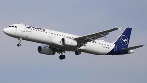 Photo of D-AISV - Airbus A321-231 operated by Lufthansa