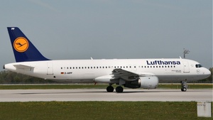 Photo of D-AIPP - Airbus A320-211 operated by Lufthansa
