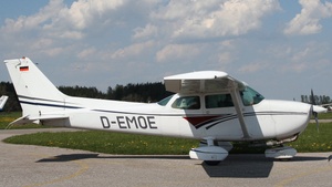 Photo of D-EMOE - Reims-Cessna F172N Skyhawk II operated by AIR CHARTER Luftfahrt GmbH