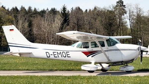 Photo of D-EMOE - Reims-Cessna F172N Skyhawk II operated by AIR CHARTER Luftfahrt GmbH