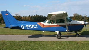 Photo of D-EGGJ - Cessna 172P Skyhawk II operated by Private