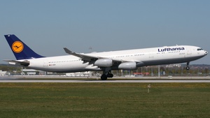 Photo of D-AIGS - Airbus A340-313 operated by Lufthansa