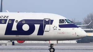 Photo of SP-LNA - Embraer ERJ-195LR operated by LOT Polish Airlines
