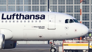 Photo of D-AIZC - Airbus A320-214 operated by Lufthansa