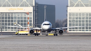 Photo of D-AIUS - Airbus A320-214 operated by Lufthansa