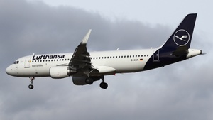 Photo of D-AIWK - Airbus A320-214 operated by Lufthansa
