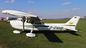 Photo of D-EHHB - Cessna 172S Skyhawk SP operated by Vorarlberger Alpenflieger Club