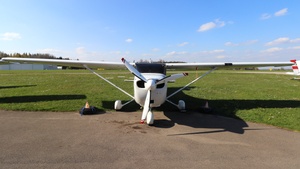 Photo of D-EZTE - Cessna 172S Skyhawk SP operated by Air Munich Aviation - Flugschule Jesenwang