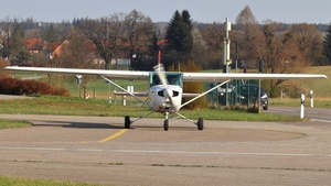 Photo of D-EDMJ - Cessna 152 operated by Air Munich Aviation - Flugschule Jesenwang