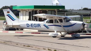 Photo of D-EGIR - Reims-Cessna F172M Skyhawk operated by Fliegerverein München