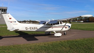 Photo of D-EKSK - Cessna 172S Skyhawk SP operated by Hanseatischer Fliegerclub München