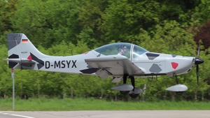 Photo of D-MSYX - Breezer B400 operated by Private