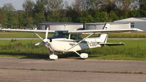 Photo of D-ESBG - Reims-Cessna F172P Skyhawk II operated by Flugausbildungsverein Erdmannhausen