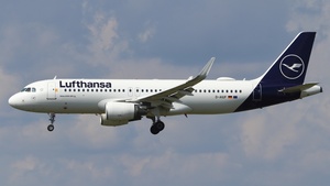 Photo of D-AIUF - Airbus A320-214 operated by Lufthansa