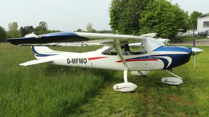 Photo of D-MFMO - AirLony Skylane operated by Private