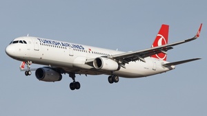 Photo of TC-JSZ - Airbus A321-231 operated by Turkish Airlines