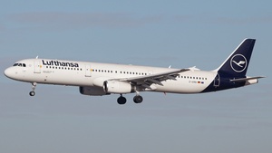 Photo of D-AIRN - Airbus A321-131 operated by Lufthansa
