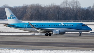 PH-EXU - Embraer ERJ-175STD