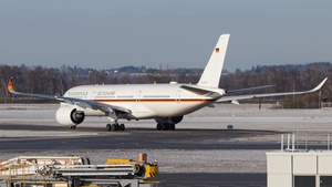 10+03 - Airbus A350-941(CJ)