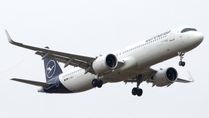Photo of D-AIEJ - Airbus A321-271NX operated by Lufthansa