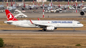 Photo of TC-JSM - Airbus A321-231 operated by Turkish Airlines