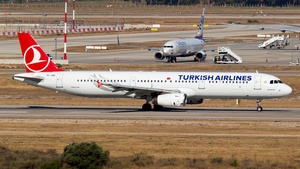 Photo of TC-JRE - Airbus A321-231 operated by Turkish Airlines
