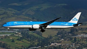 PH-BKM - Boeing 787-10 Dreamliner