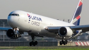 Photo of N540LA - Boeing 767-316(ER)(BCF) operated by LATAM Cargo Colombia