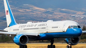 Photo of 99-0004 - Boeing C-32A operated by US Air Force