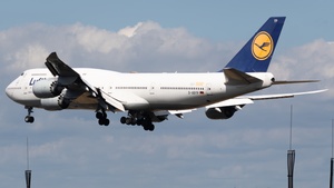 Photo of D-ABYP - Boeing 747-830 operated by Lufthansa