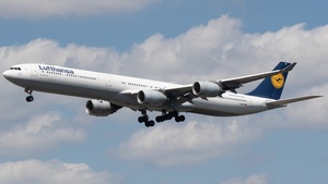 Photo of D-AIHP - Airbus A340-642 operated by Lufthansa