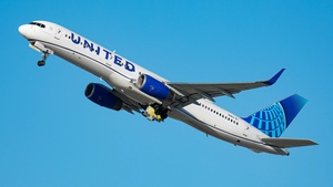 Photo of N18112 - Boeing 757-224 operated by United Airlines