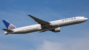 N2332U - Boeing 777-322(ER)