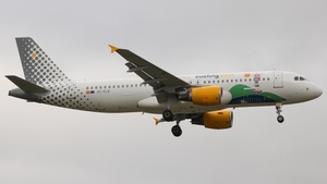 Photo of EC-KLB - Airbus A320-214 operated by Vueling