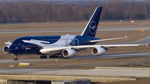 Photo of D-AIMH - Airbus A380-841 operated by Lufthansa