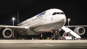 Photo of D-AIHT - Airbus A340-642 operated by Lufthansa
