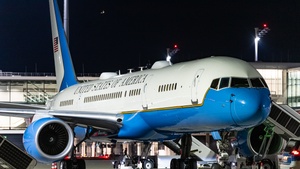 Photo of 99-0004 - Boeing C-32A operated by US Air Force