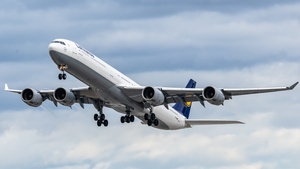 Photo of D-AIHW - Airbus A340-642 operated by Lufthansa