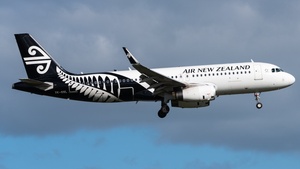 Photo of ZK-OXL - Airbus A320-232 operated by Air New Zealand