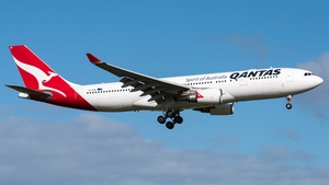Photo of VH-EBE - Airbus A330-202 operated by Qantas